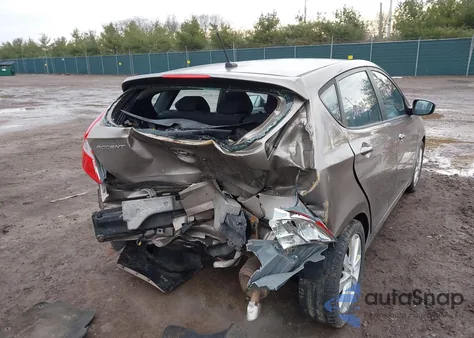 2012 Hyundai Accent Se z USA, uszkodzony, nr VIN KMHCU5AE2CU030215